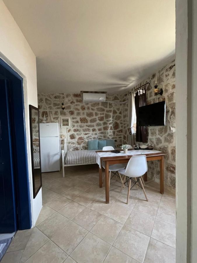 Marina Castellana Studios II Chalki Town 外观 照片